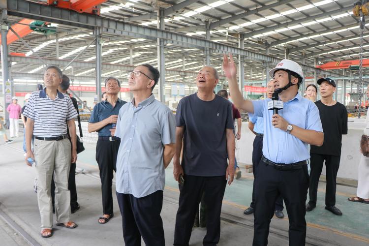 见证新变化 共话新发展